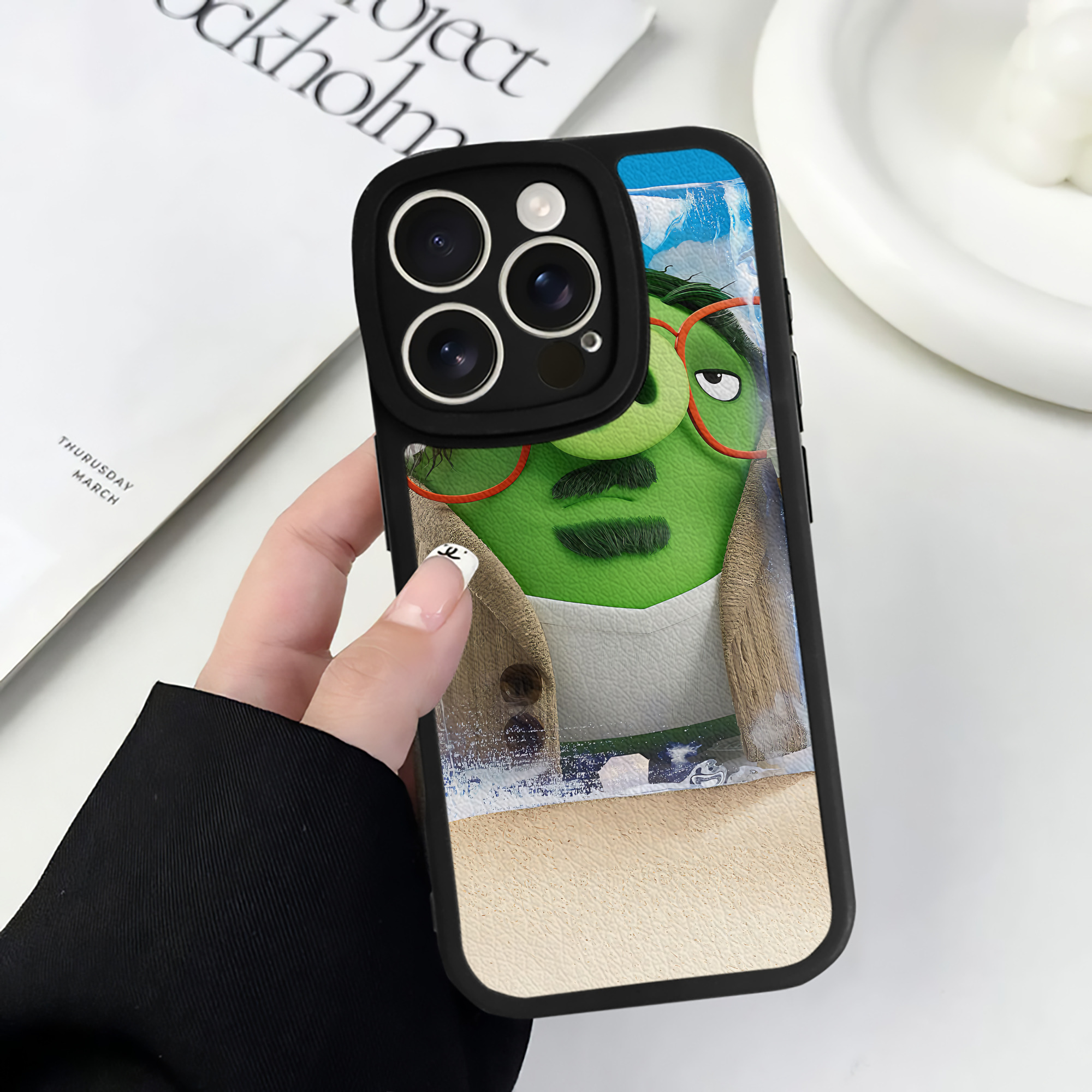 （画像用） Angry Birds アングリーバード 【iPhone 16シリーズ対応】シリコンスマホケース（レザー調） 材質：シリコン